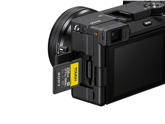 ILCE-6700B